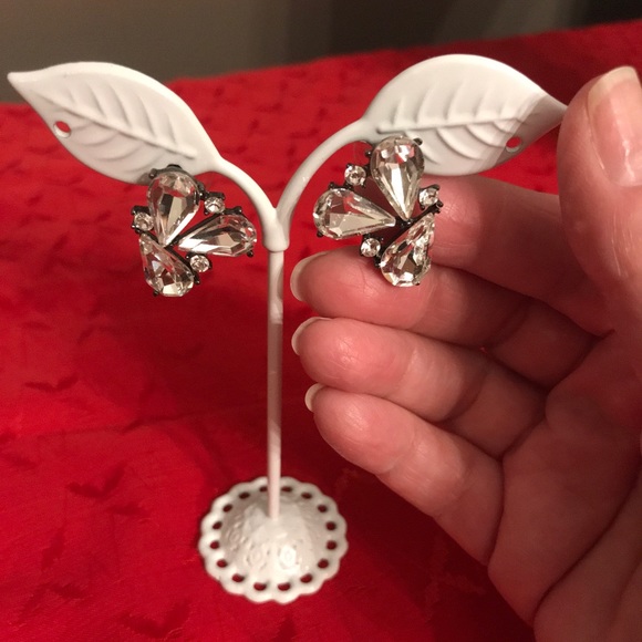 Beautiful Crystal earrings. - Picture 2 of 6